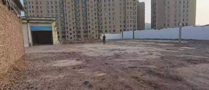 陽(yáng)泉場(chǎng)地現(xiàn)場(chǎng)施工中