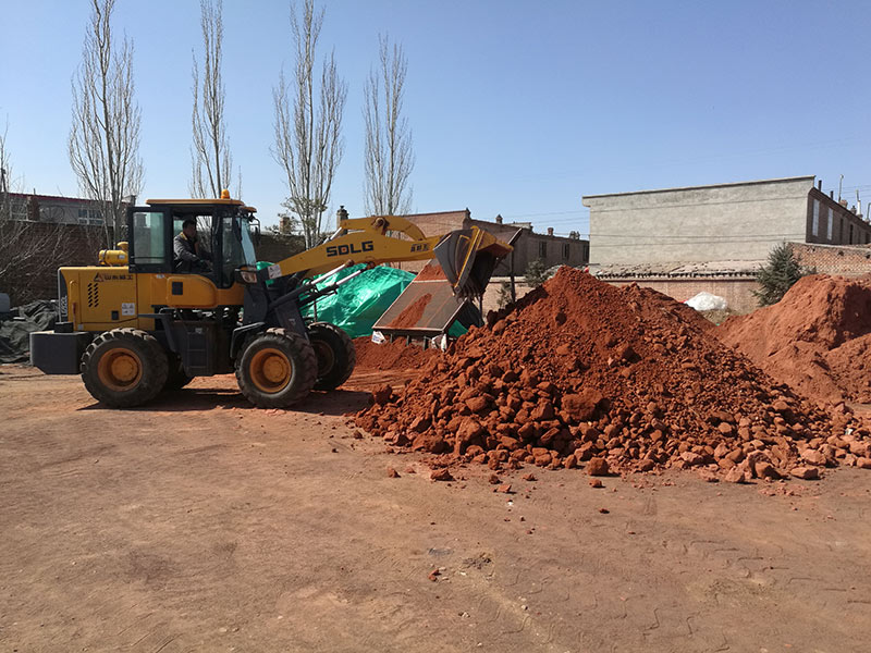 建造紅土場地的價格大概多少？紅土場地有什么優(yōu)缺點？